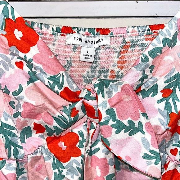 NWOT Free Assembly flower print cotton strap blouse size Large - Picture 2 of 4